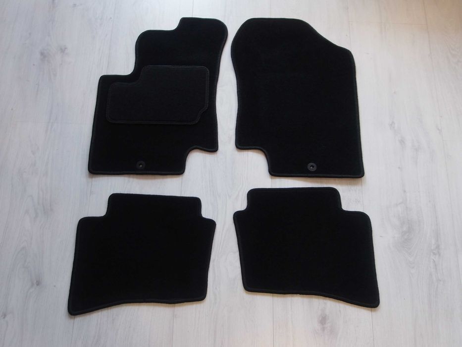 Dywaniki Welurowe HYUNDAI I20 09-11 Idealnie Dopasowane STOPERY