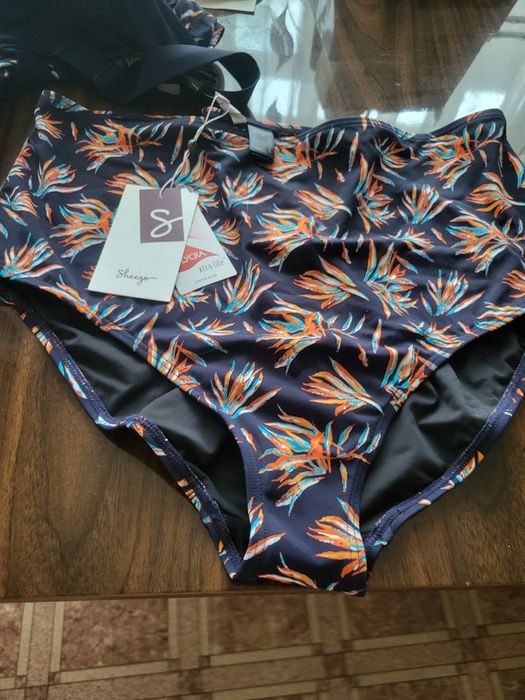 Продам жіночий купальник.