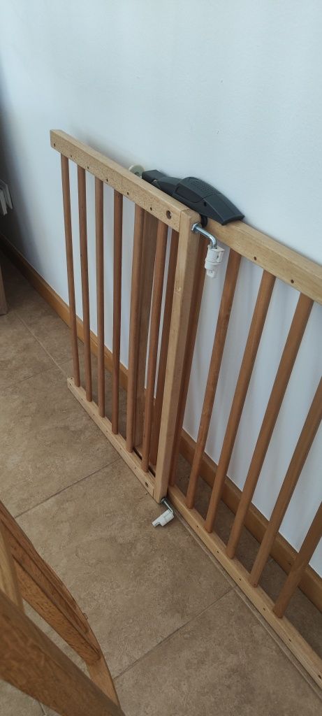 Protetor / segurança escadas para bebê em madeira esteticamente bonito