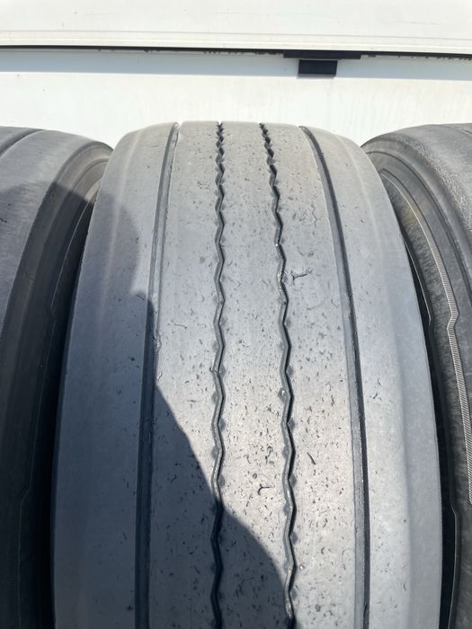Continental Conti Hybrid 385/65R22.5 комплект прицепні вантажні шини