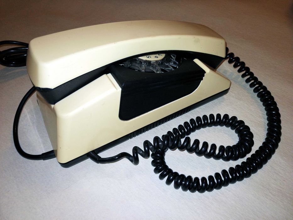 Stary telefon stacjonarny Telkom RWT Bartek T9/J beżowy PRL