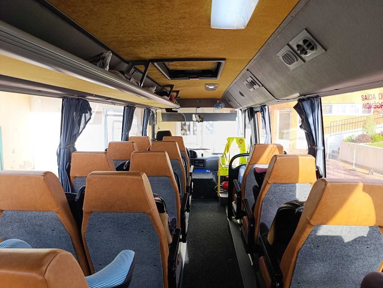 Mini-Autocarro (22 lugares)