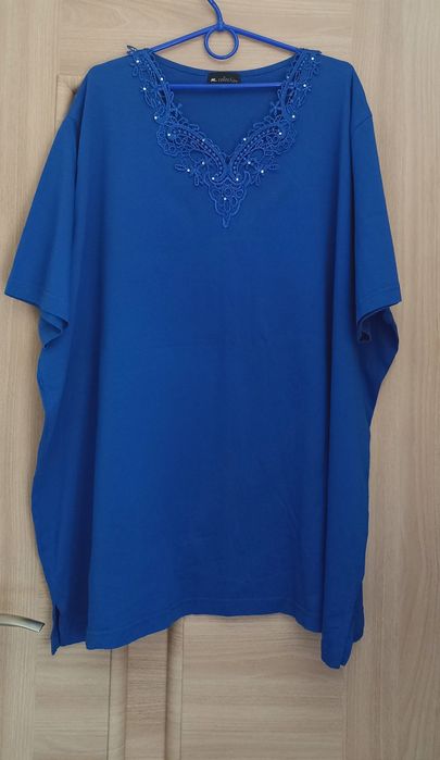 Bluzka z koronką r. 56