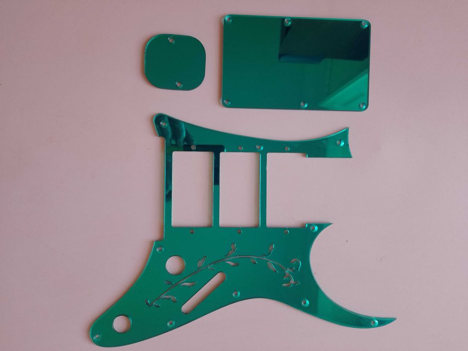 Vendo várias pickguards para guitarras Ibanez