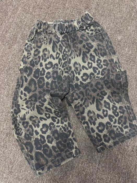 Продаються нові леопардові джинси на дівчинку