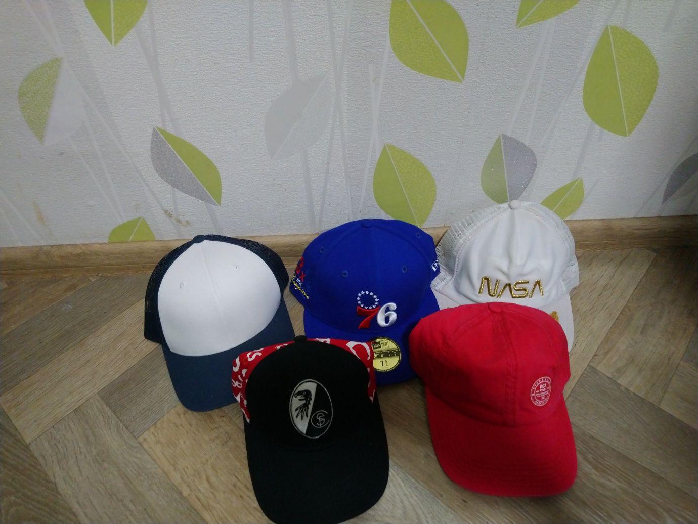 Продам кепки, бейсболки, шести- й пяти- клінка