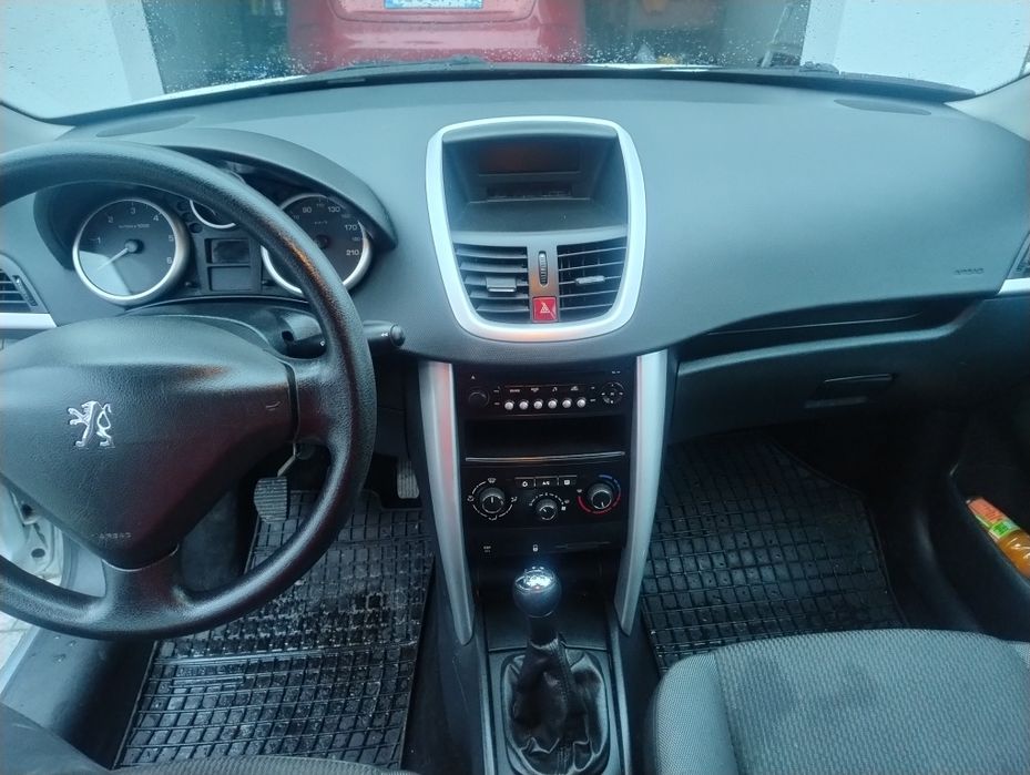 Peugeot 207 1.6 diesel 90 KM