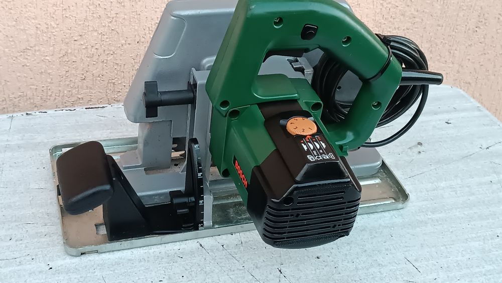 Циркулярка ручнна професійна  Bosch з Німеччини