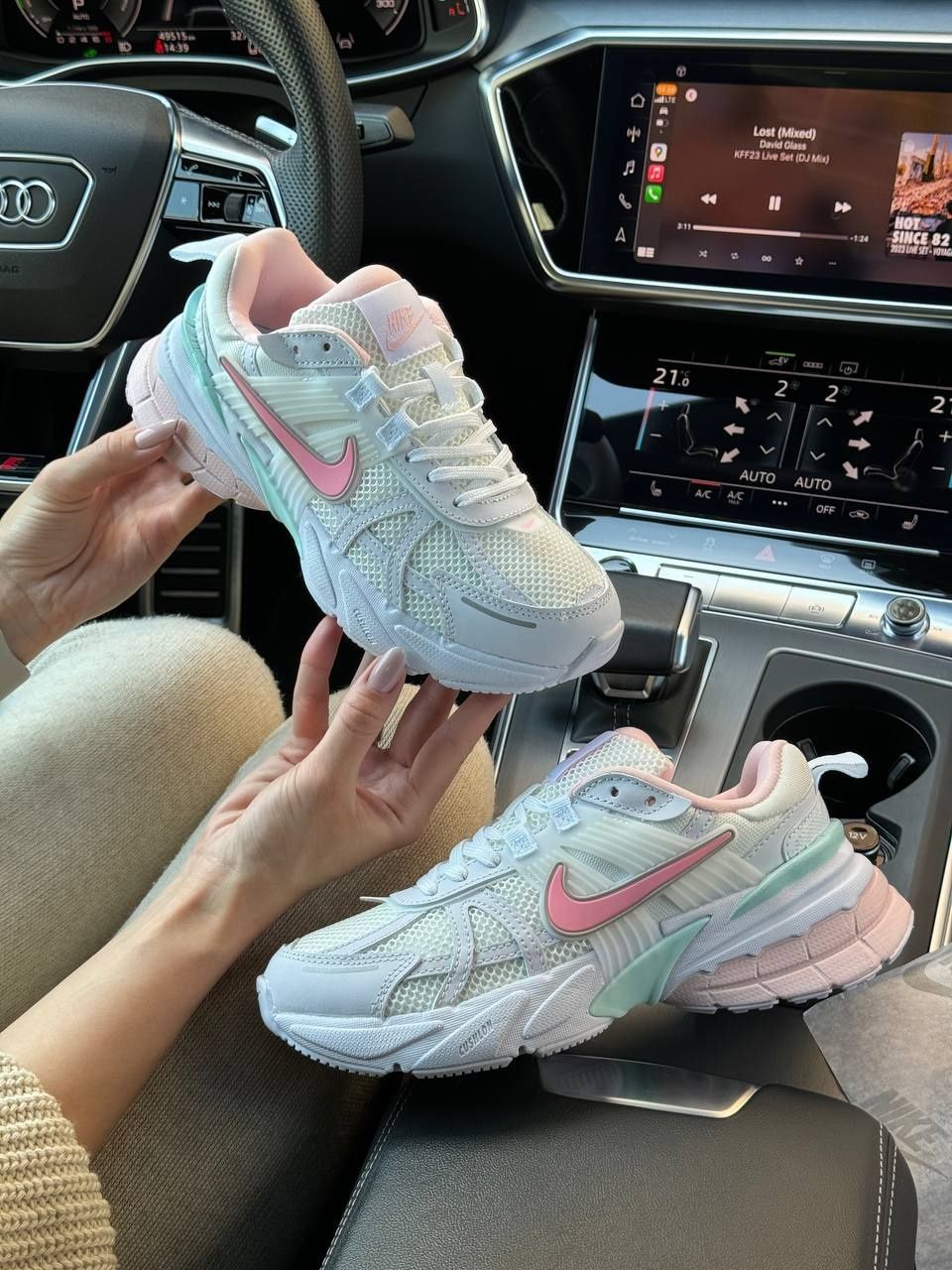 Женские кроссовки Nike Runtekk WMNS White Pink 37-41 найк кросівки