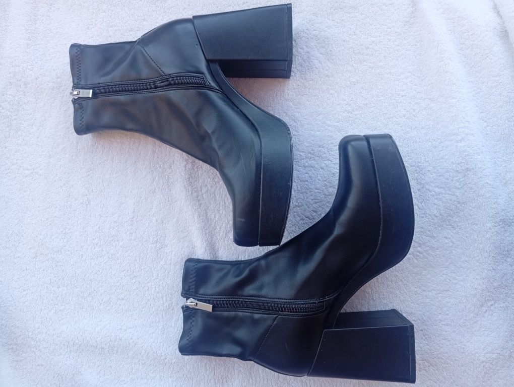 Bota de couro sintético