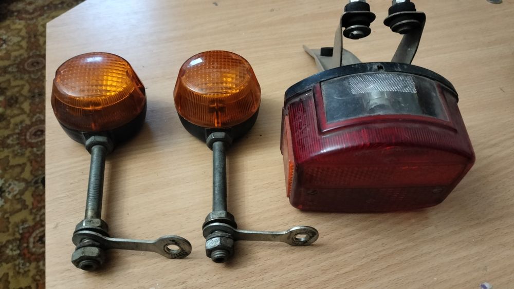 Продам стоп  и поворотники от мтоцыкла минск