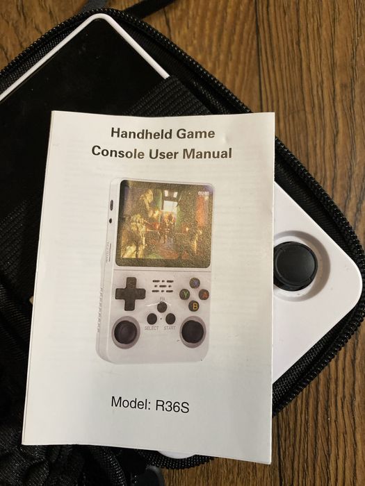 Игровая приставка r36rs