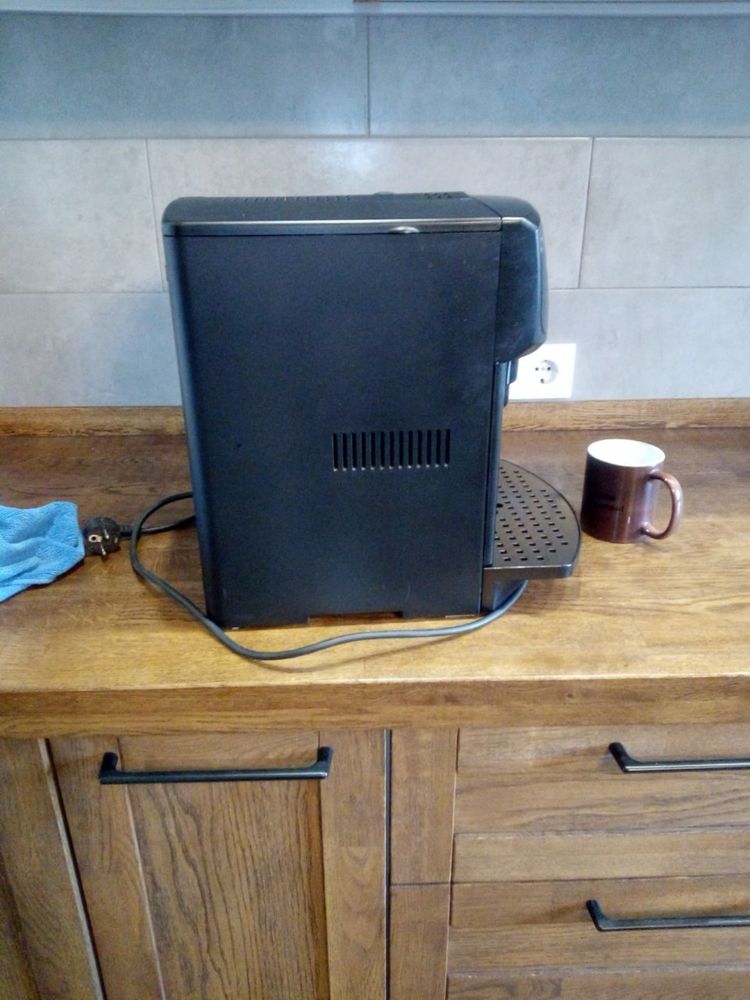 Продам кофемашину Delonghi Caffe Corso