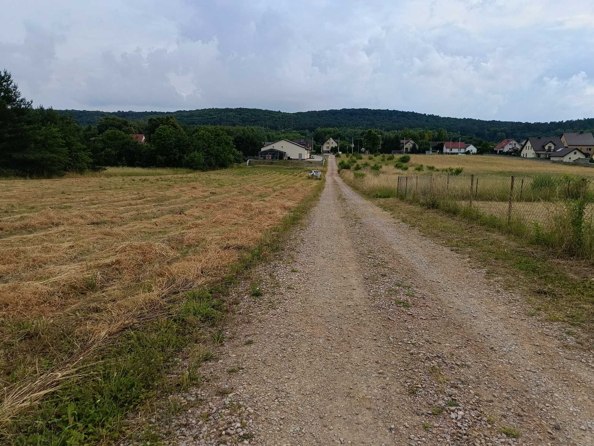 Działka 20 od Kielc, gmina Chęciny.