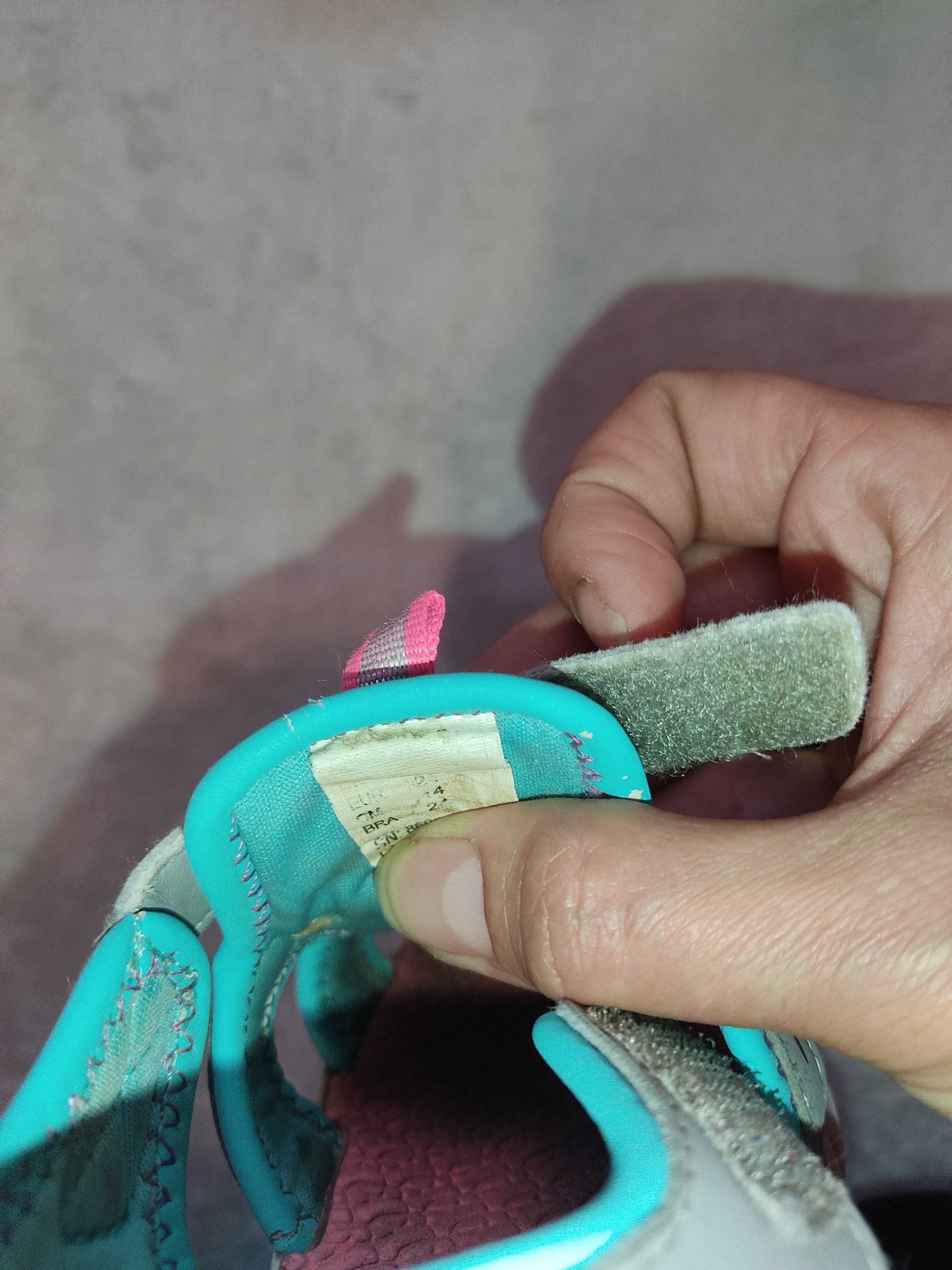 Sandałki Skechers rozm. 24