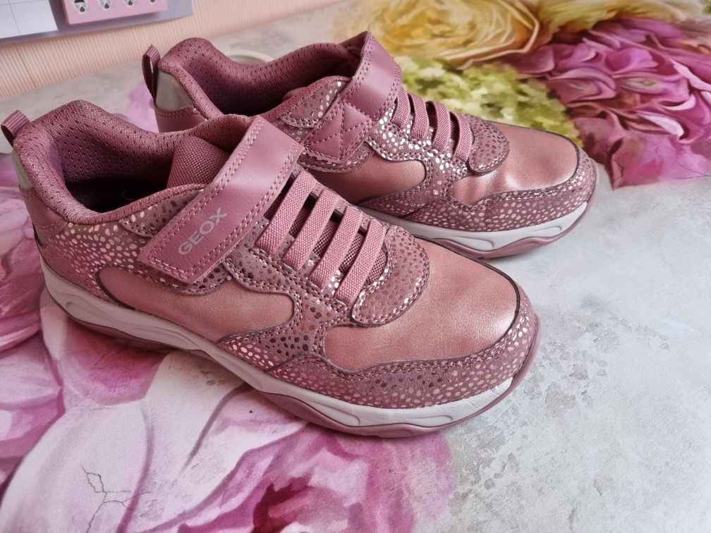Buty dziewczęce Geox 35 nowe