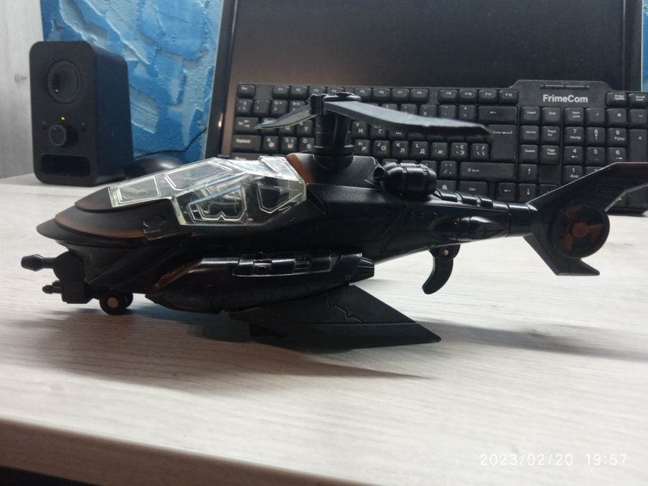 Продам вертоліт і екскаватор