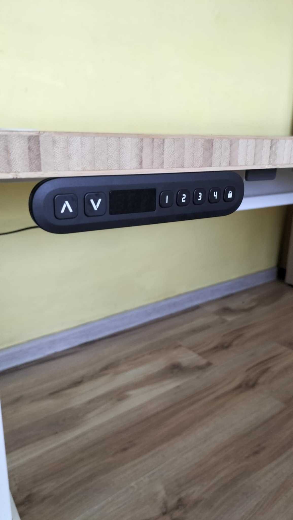 Narożne nowe  biurko elektryczne 150x150