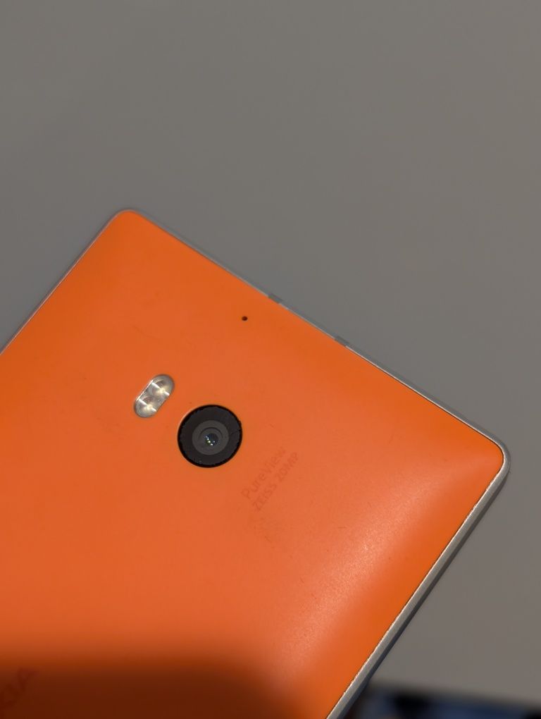 Рідкісна Nokia lumia 930