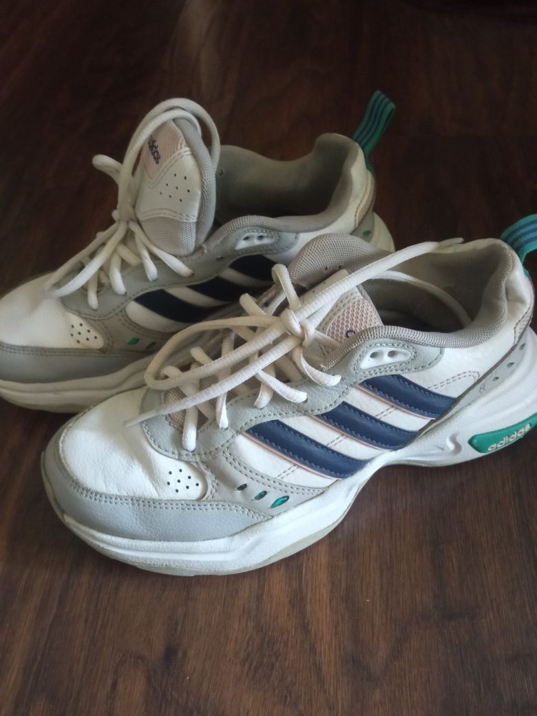 Adidas strutter eg2689
