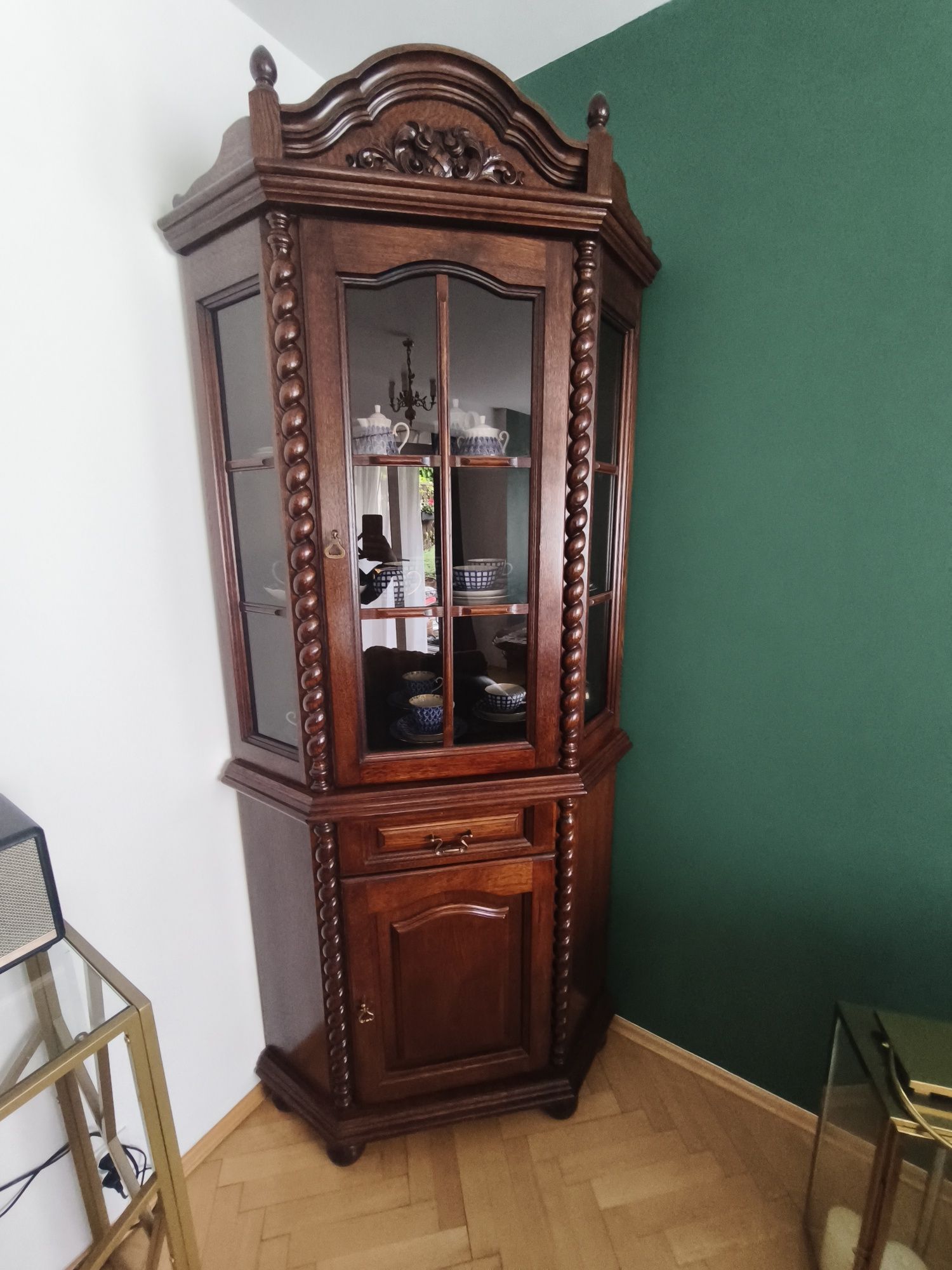 Sprzedam komplet eleganckich mebli drewnianych w idealnym stanie