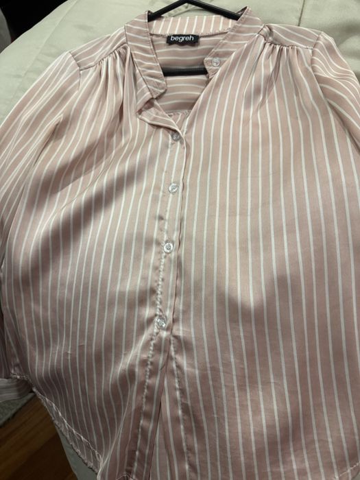 Camisa rosa as riscas