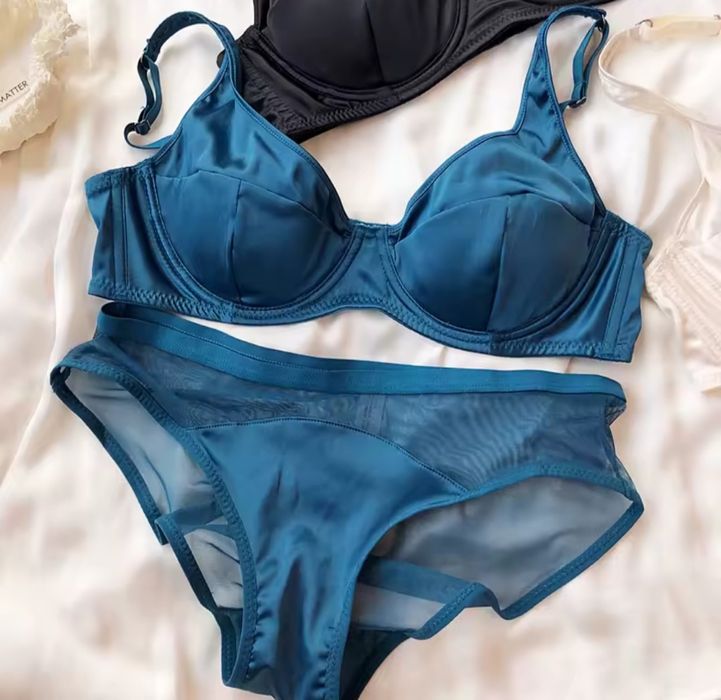 Комплект жіночої білизни