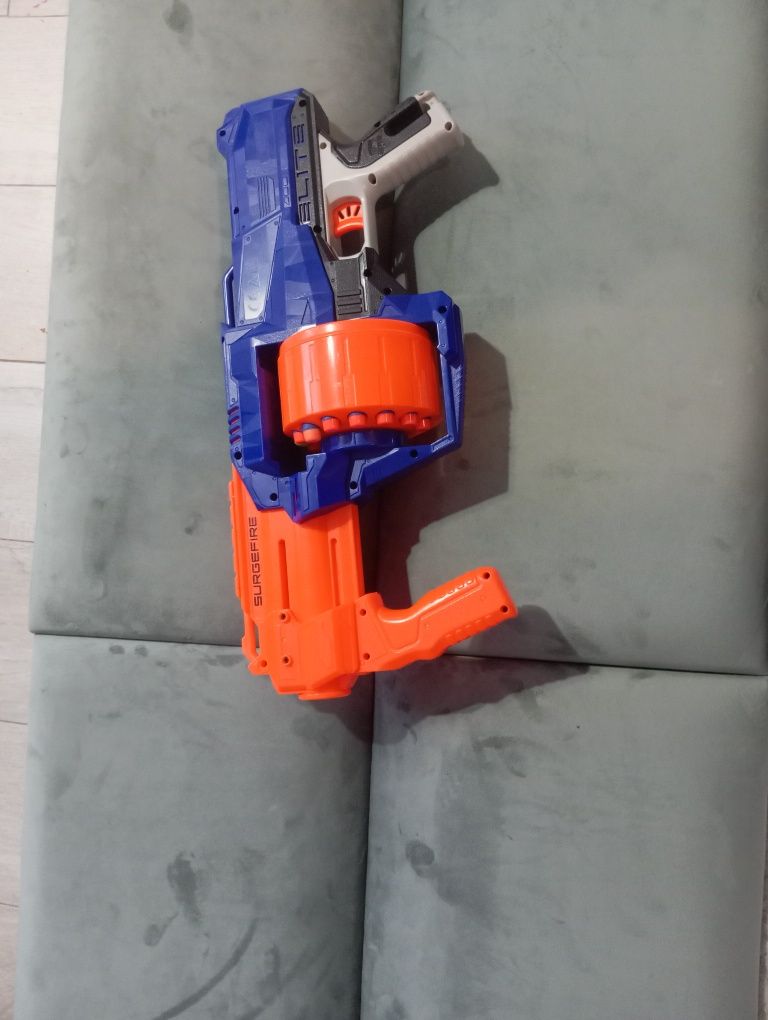 Pistolet NERF +10 strzałek