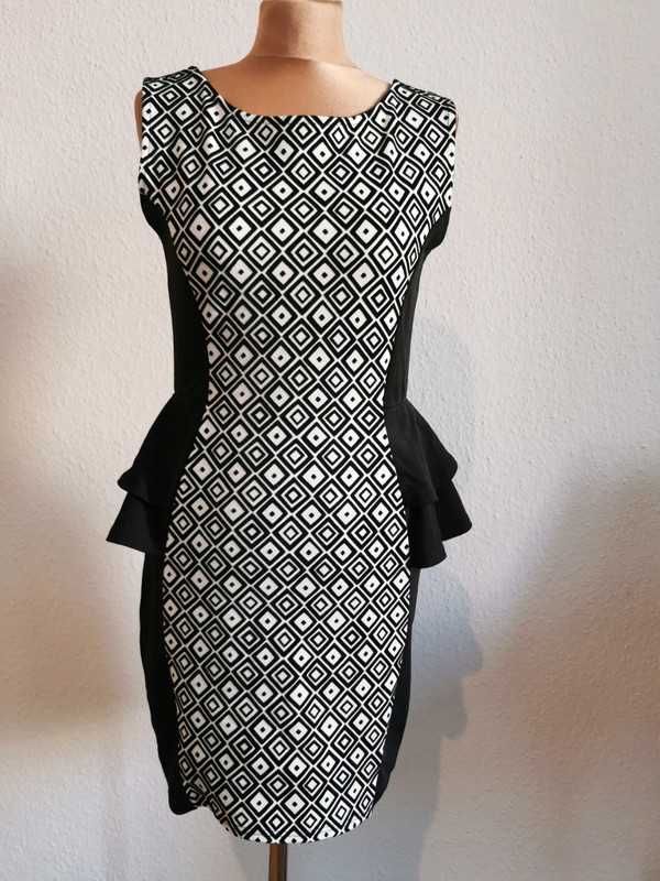 Czarno biała sukienka bez rękawów baskinka Quiz rozmiar 40