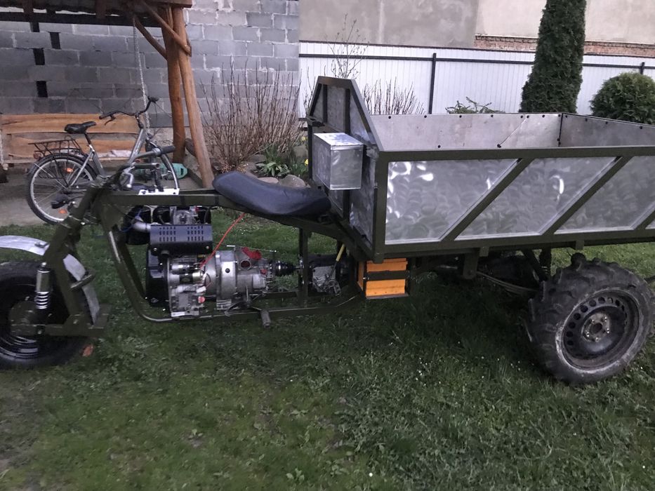 Грузовий трицикл, не трактор