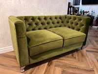 Zielona sofa Chesterfield