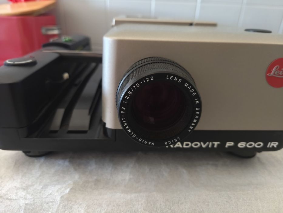 Projector slides Leica pradovit P600 IR