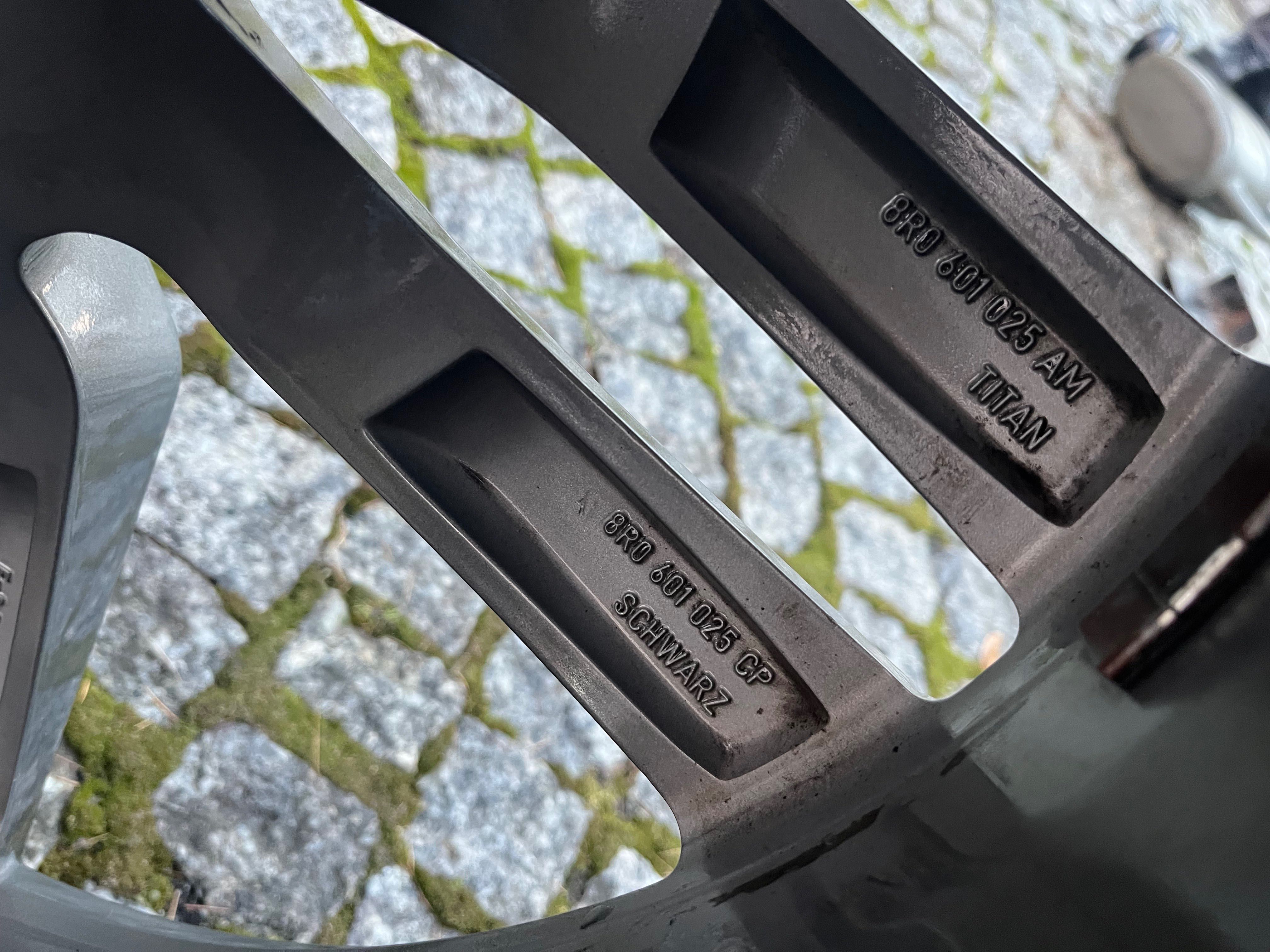 Felgi Audi SQ5, Q5, RSQ3 z oponami zimowymi Pirelli Scorpion