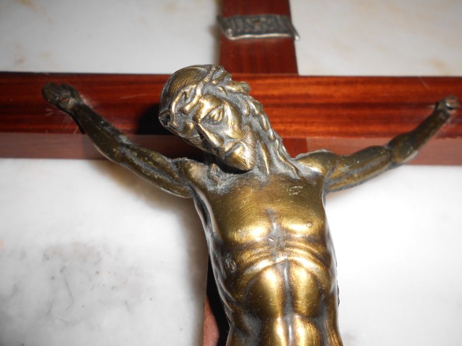 Crucifixo Madeira com Cristo