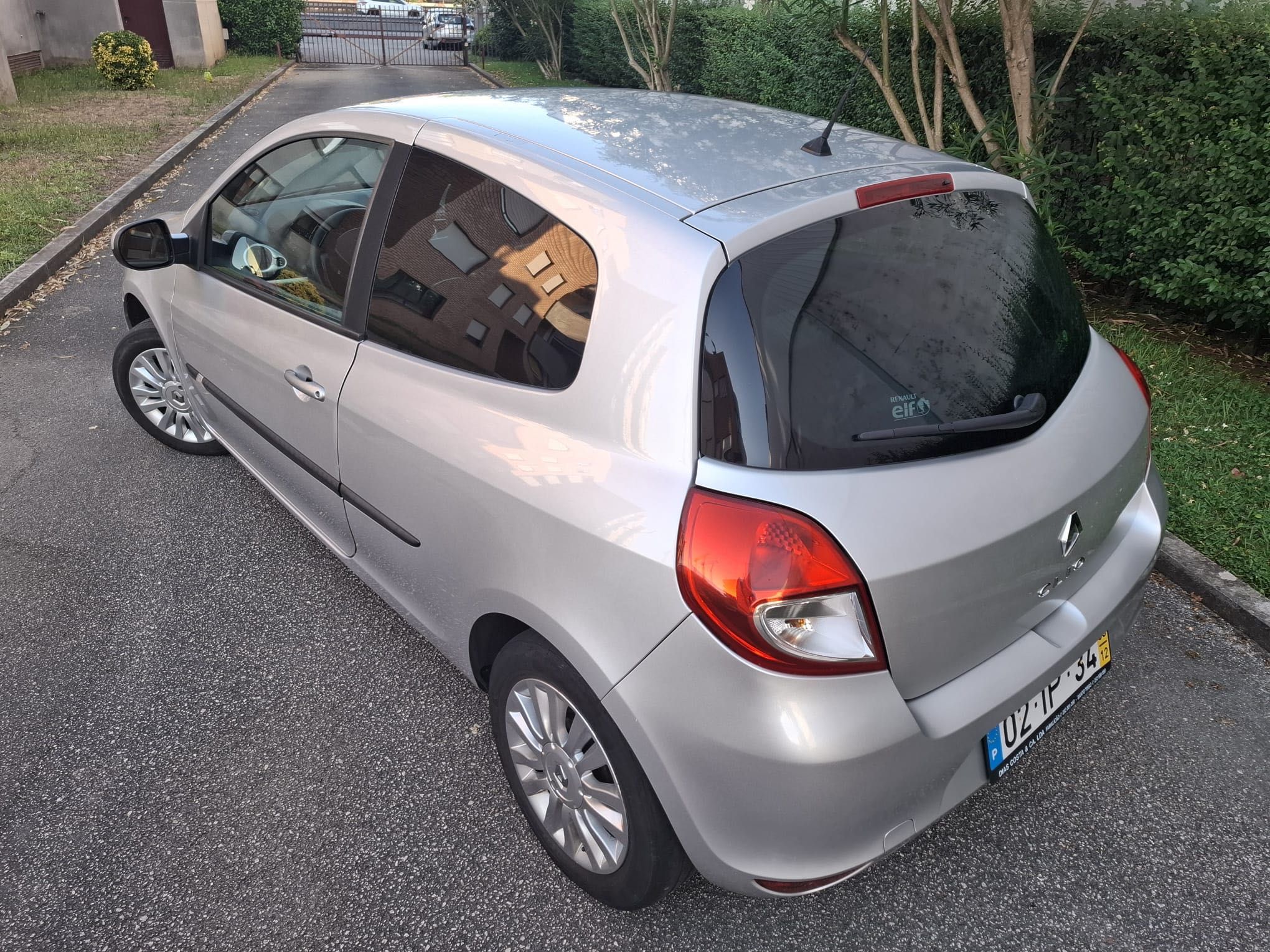 Renault Clio III 1.2cc 75cv 86100km reais