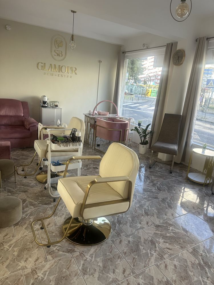 Aluguer de mesa de manicure, cadeira de pentear e gabinete privado