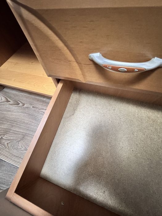 Шафа з дзеркалом