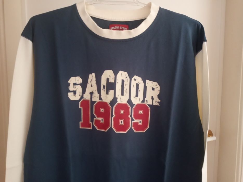T'shirt manga comprida. Tamanho L. Marca Sacoor Brothers