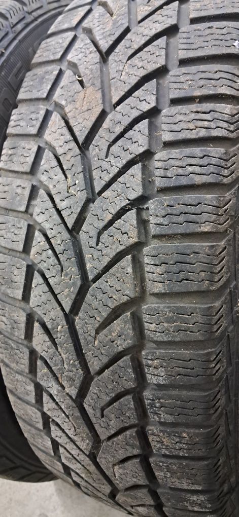 Opony zimowe 205x60x16