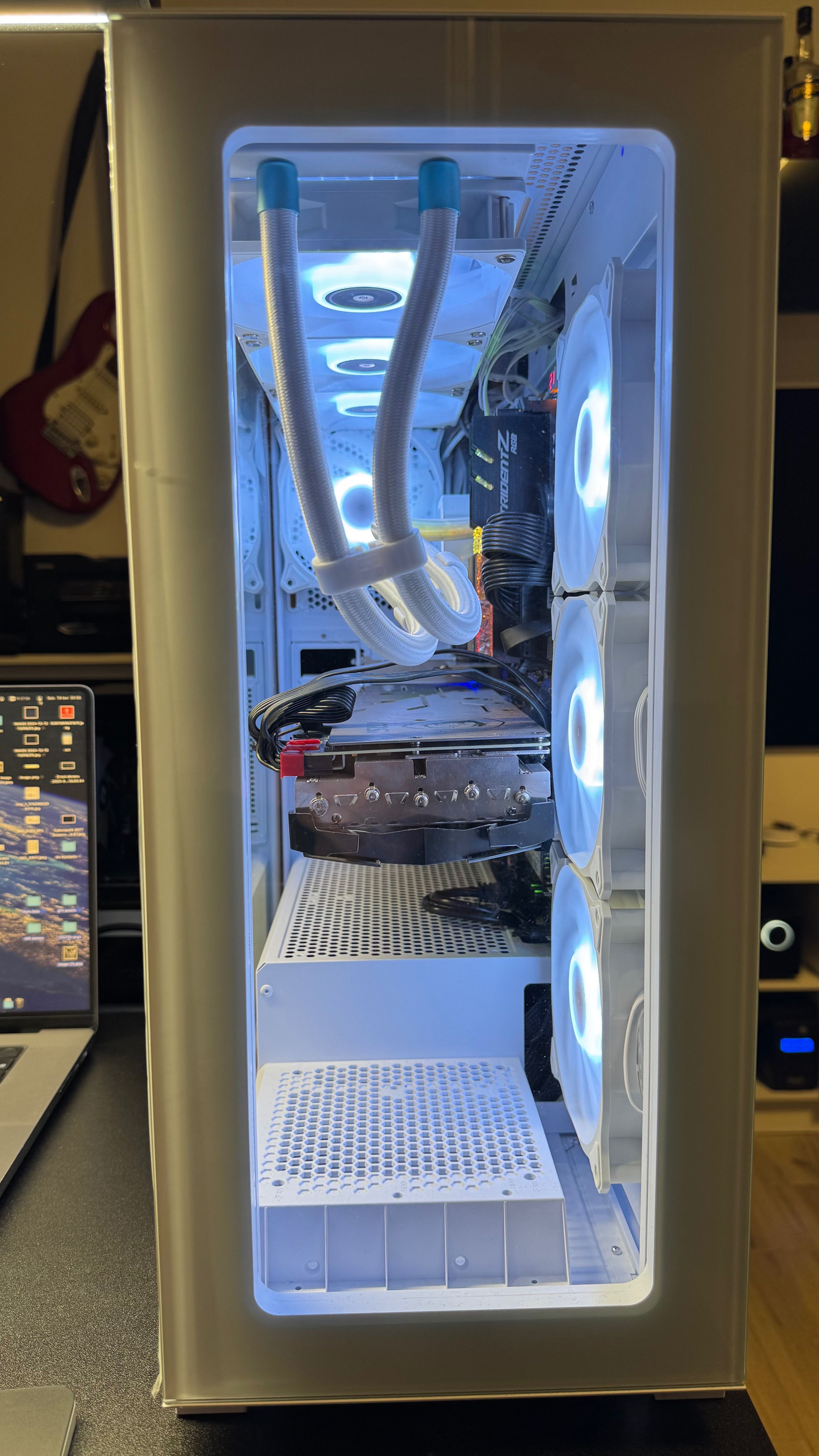 Komputer gamingowy i7 AiO 32GB RTX2080Ti NVME 1,25TB
