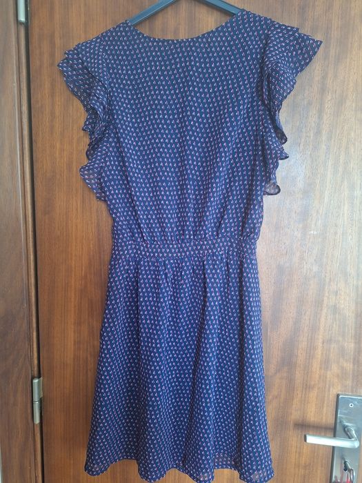 Vestido curto padrão azul, da Mango