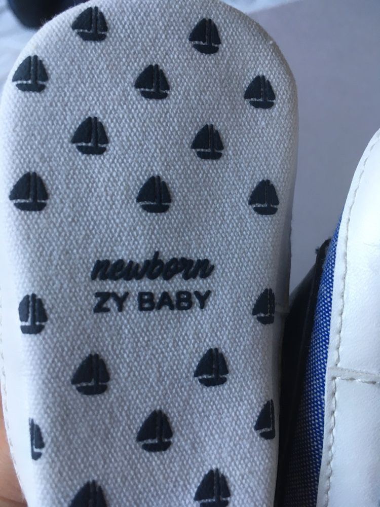 Sapatos newborn Zippy