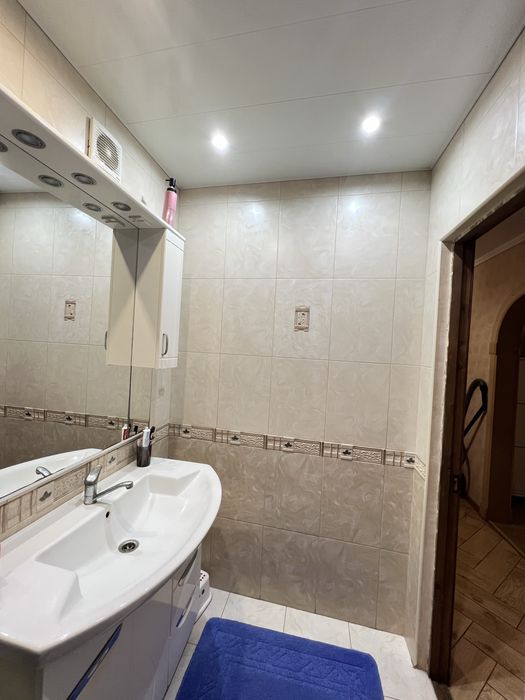 В продажу 4 к к в Варварівці з косметичним ремонтом