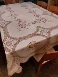 Toalha de algodão bordada e guardanapos