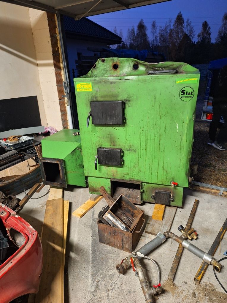Piec kotrem Części do pieca z podajnikiem sprawny do końca kotrem 24kw