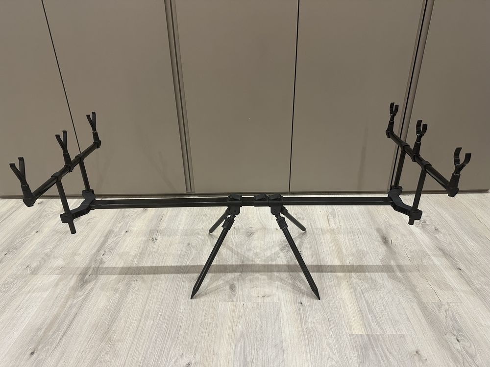 Род-под Carp Pro Rod Pod на 3 вудлища з телескопічними ножками