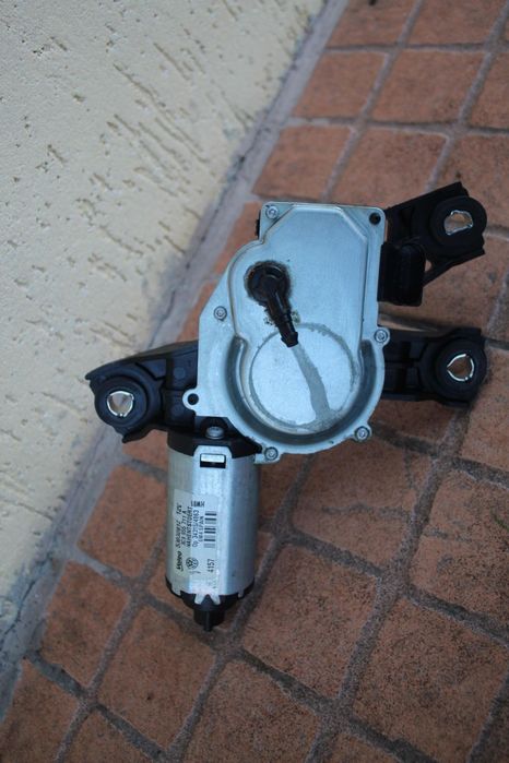 SILNICZEK WYCIERACZKI TYŁ VW PASSAT B6 KOMBI 3C9955711A