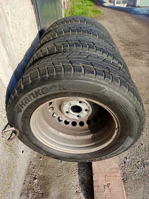 Гума Hankook-Корея.215/65,16 C. на дисках R-16. VW. Зима.