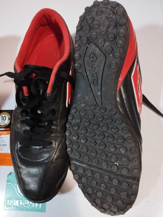 Chuteiras Lotto e Umbro