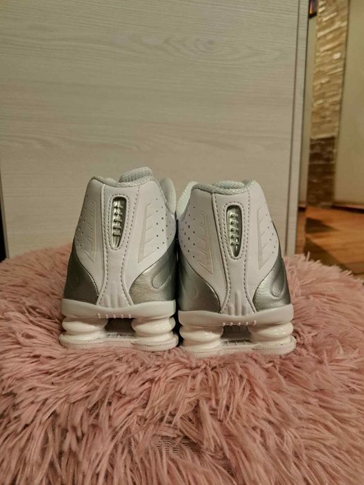 Sprzedam Nike Shox R4
